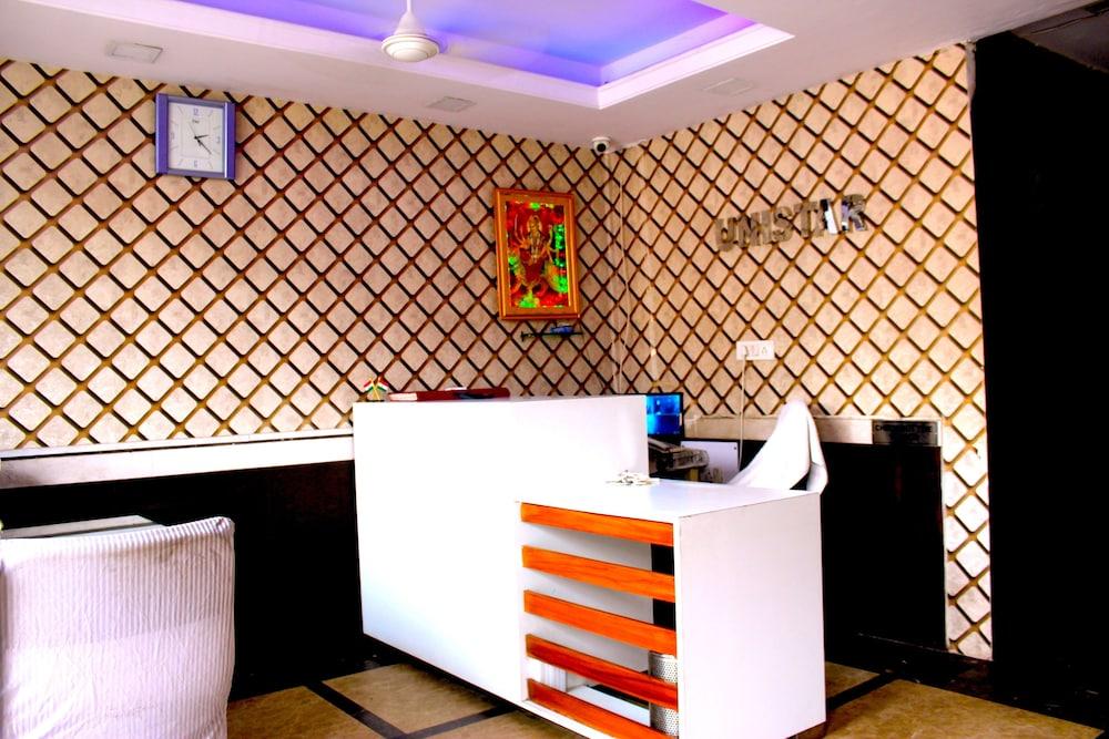 Hotel Unistar New Delhi Exterior photo