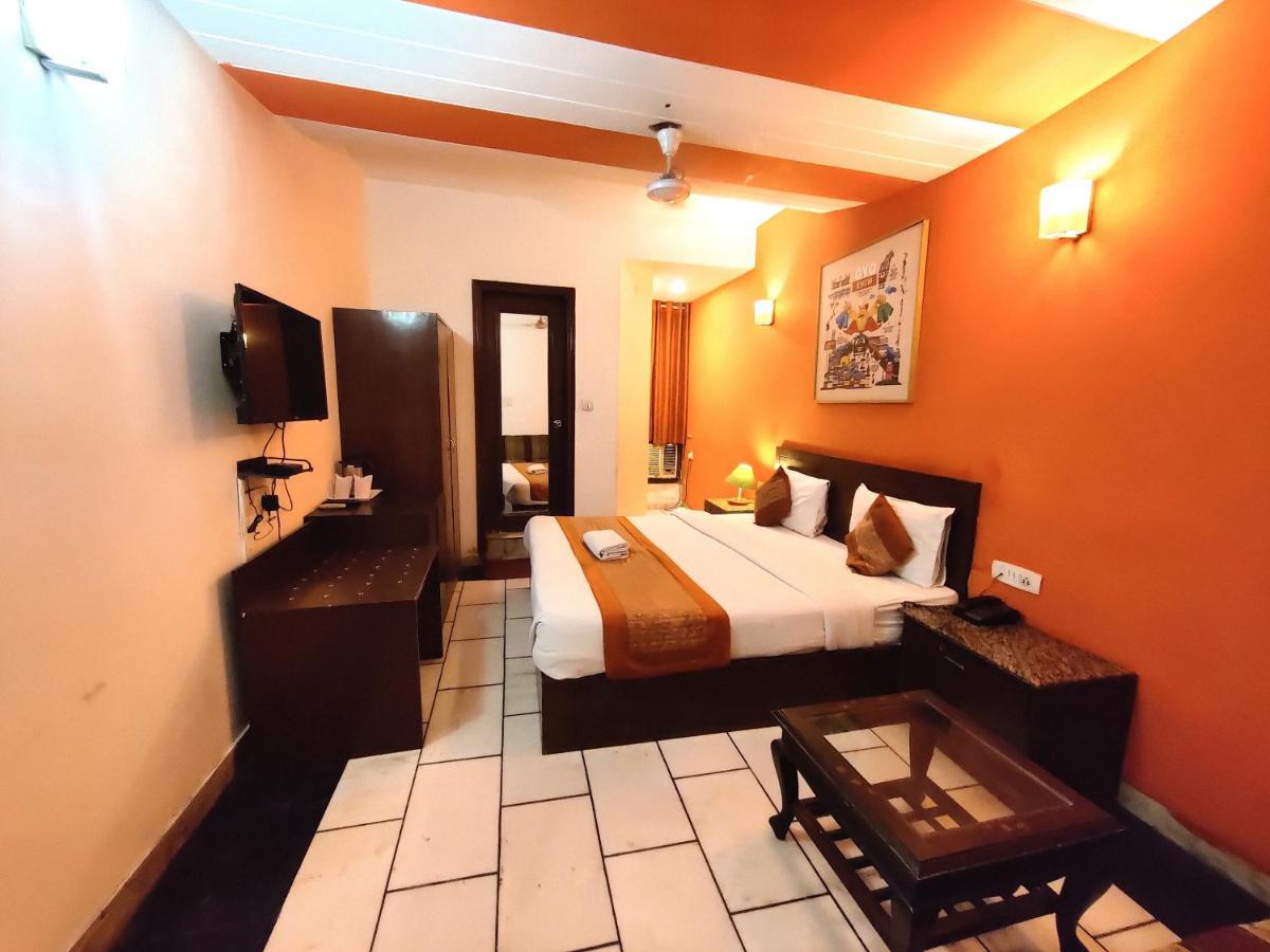 Hotel Unistar New Delhi Exterior photo