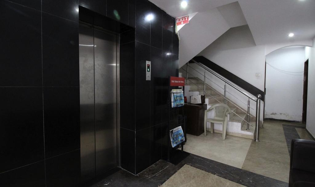 Hotel Unistar New Delhi Exterior photo