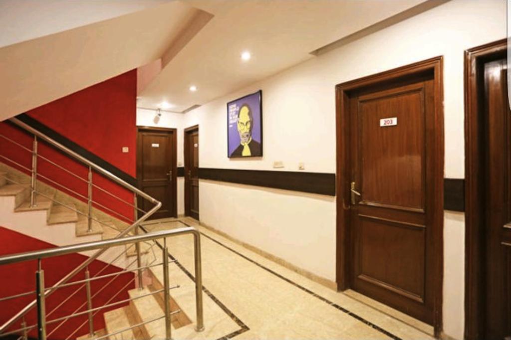 Hotel Unistar New Delhi Exterior photo