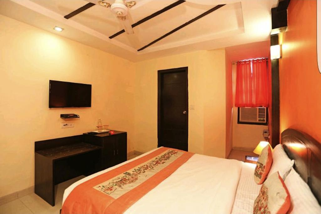 Hotel Unistar New Delhi Exterior photo
