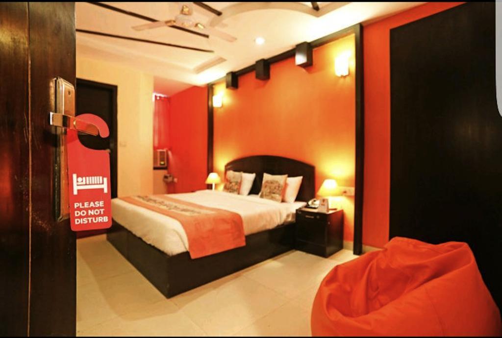 Hotel Unistar New Delhi Exterior photo