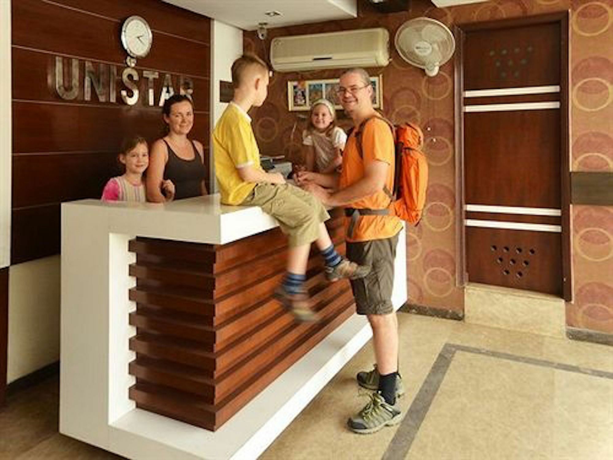 Hotel Unistar New Delhi Exterior photo