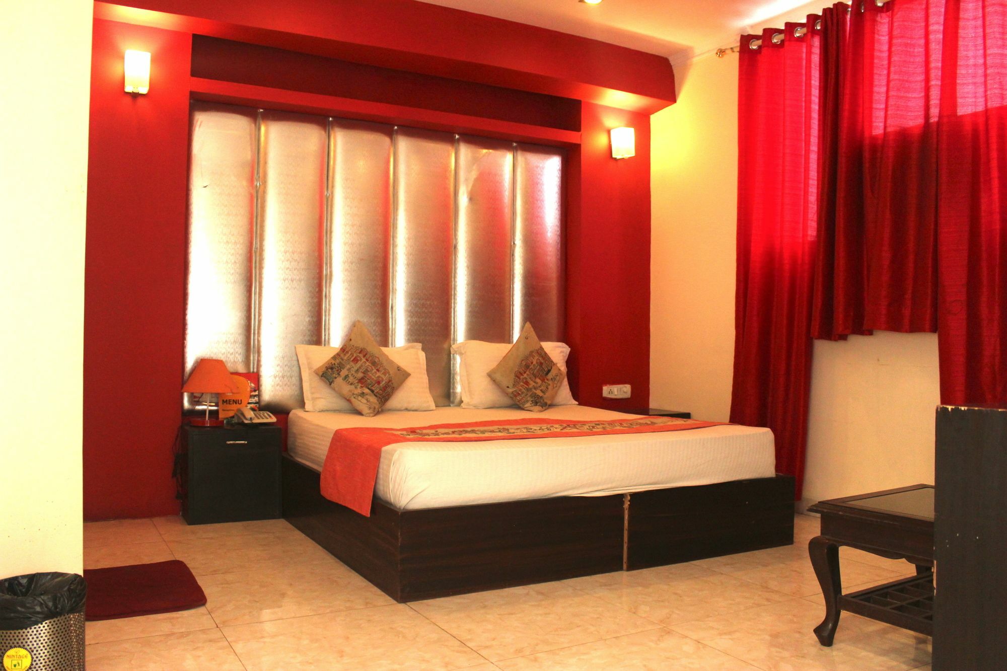 Hotel Unistar New Delhi Exterior photo