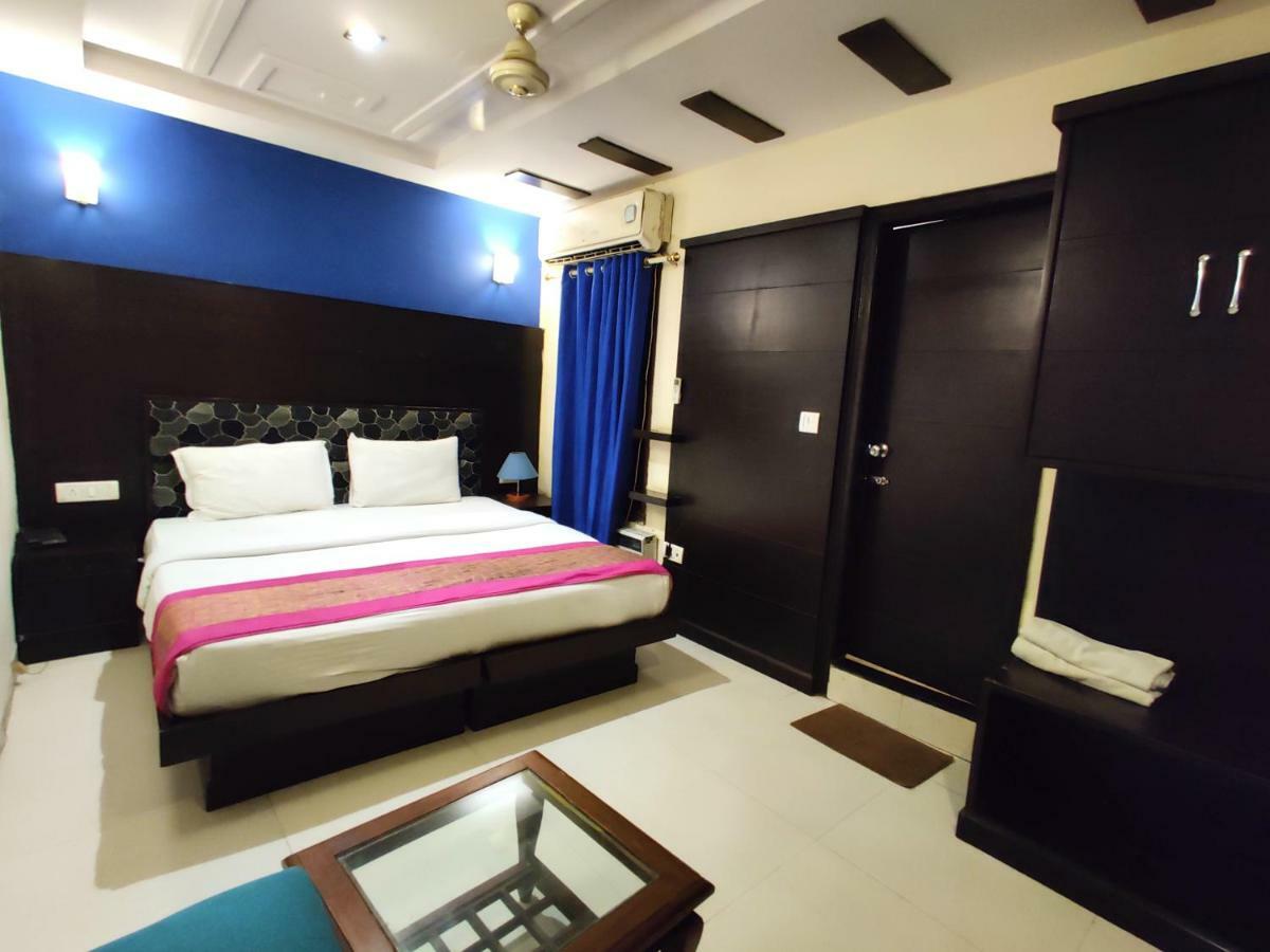 Hotel Unistar New Delhi Exterior photo