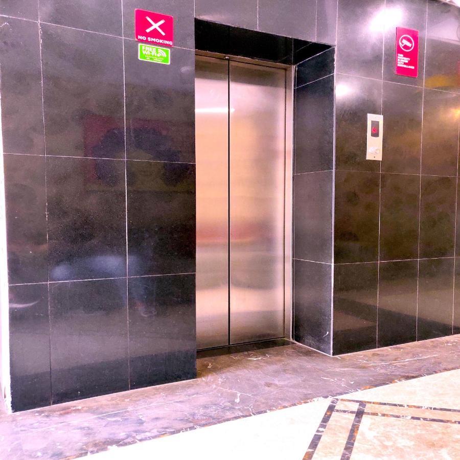 Hotel Unistar New Delhi Exterior photo